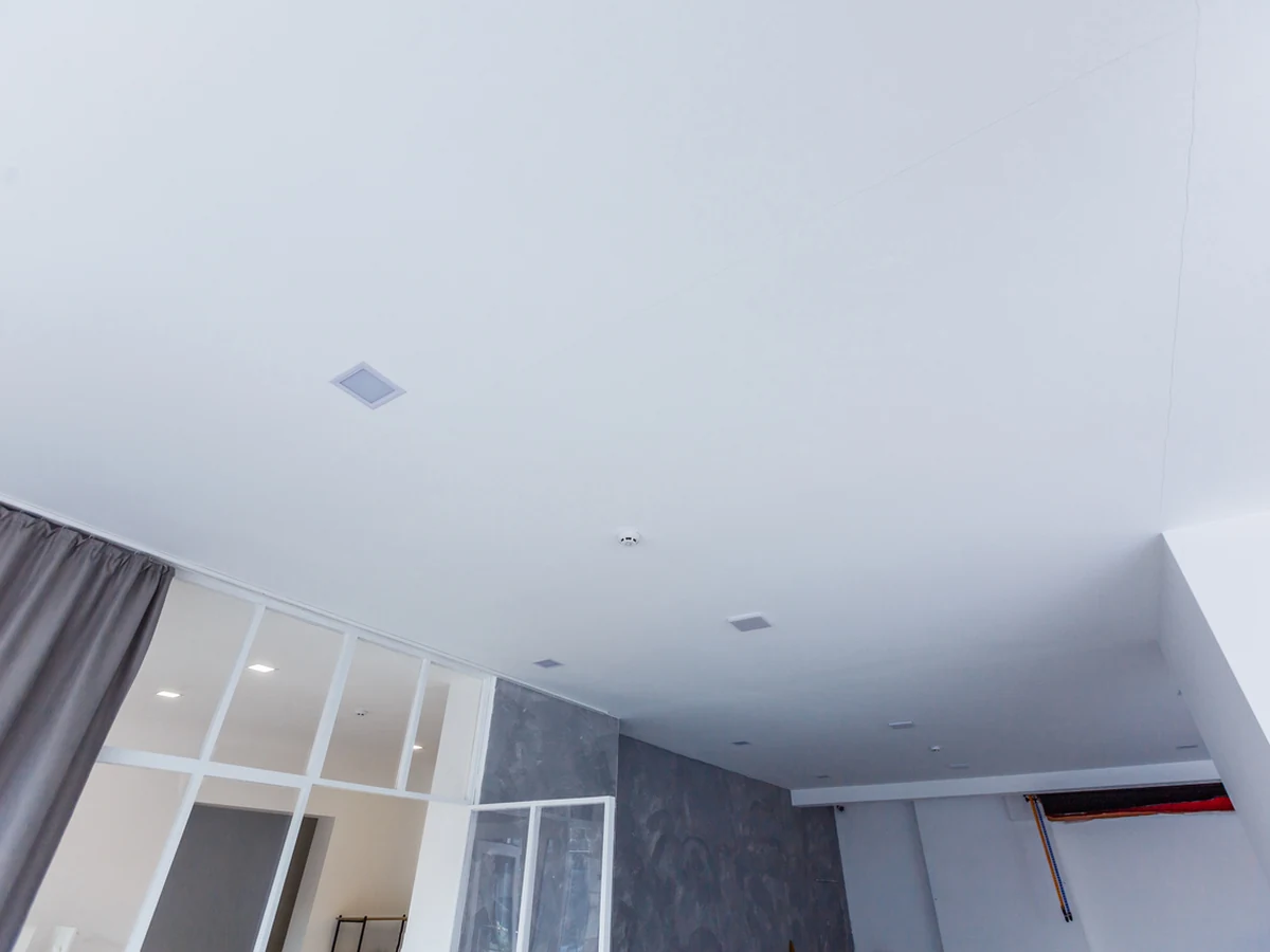 White recessed ceiling painted by Haywards Heath Decorators with precise cutting in