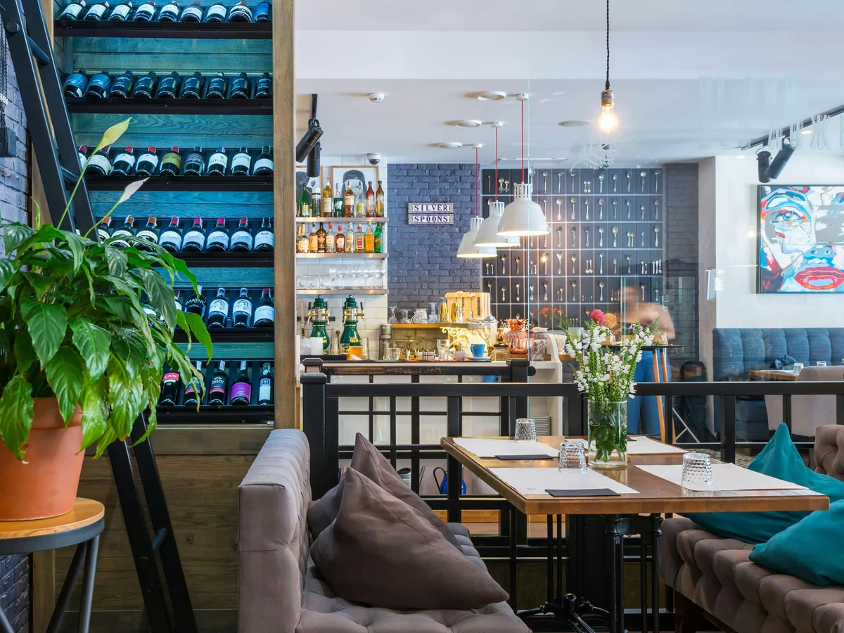 commercial-painting-stylish-bar-restaurant-haywards-heath-decorators Stylish bar and restaurant painted by Haywards Heath Decorators in Haywards Heath