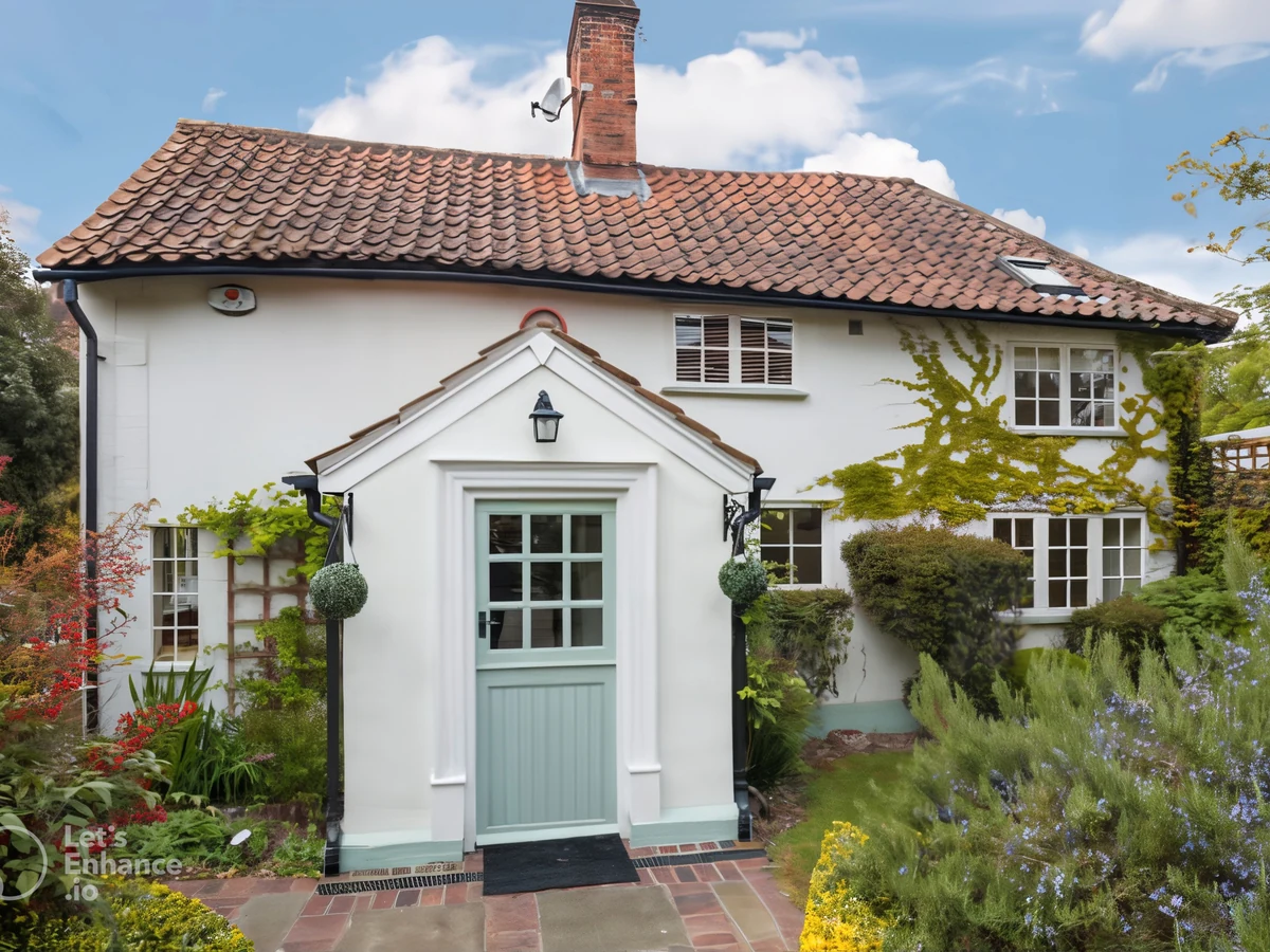 exterior-painting-white-country-cottage-haywards-heath-decorators-2 White country cottage window frames painted in Haywards Heath by Haywards Heath Decorators