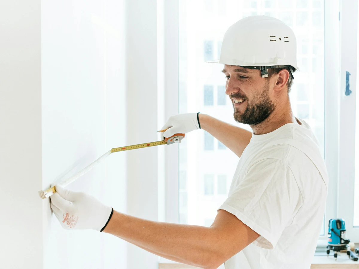 painting-decorating-tradesman-hard-hat-haywards-heath-decorators Home renovation painting tradesman in Haywards Heath by Haywards Heath Decorators, professional decorators